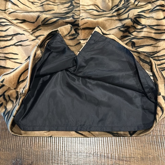 Harvé Benard Faux Fur Tiger Pattern Pencil Skirt Vintage Size 12 Zigzag Texture - Picture 8 of 8